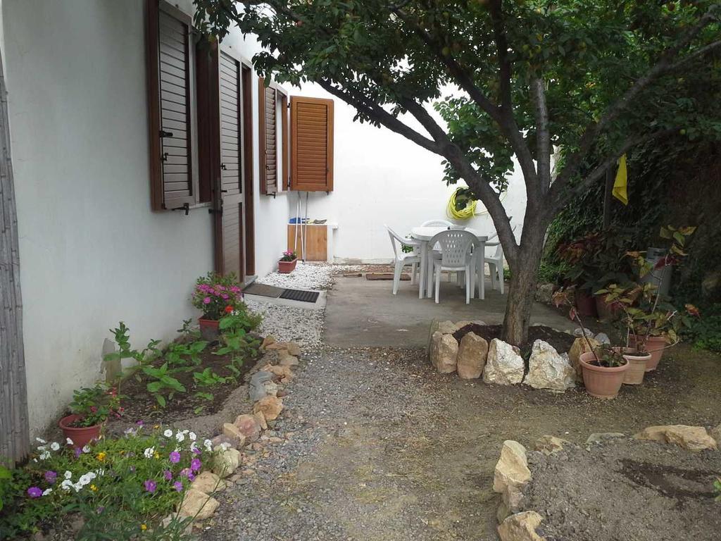 Lovely House Apartment Nebida Luaran gambar